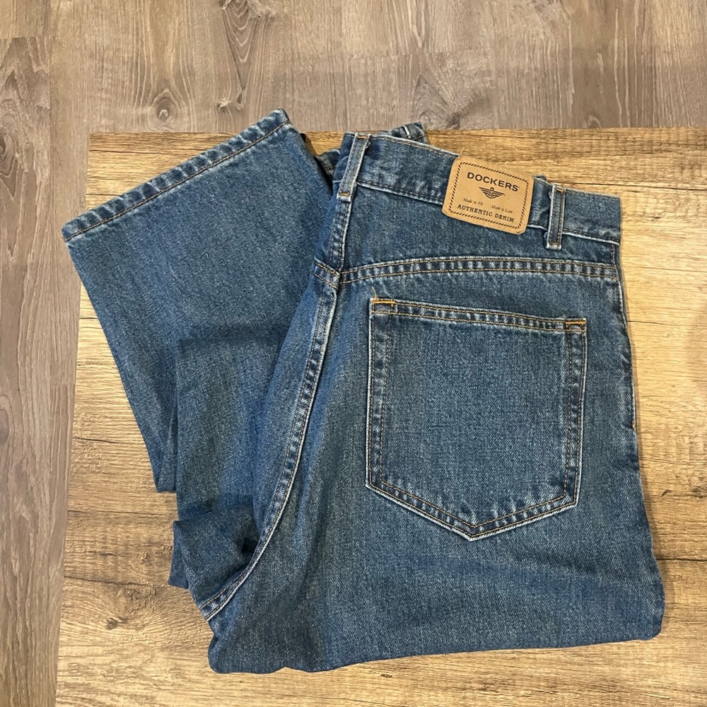 Dockers Blue Relaxed Fit Jeans with Classic Twill Weave